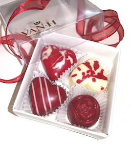 Van. H Chocolate Petite Gift Box