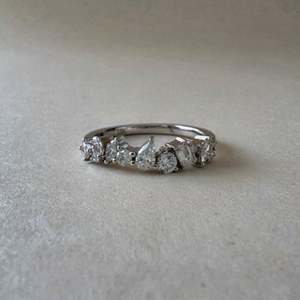 Bespoke: Scatter Diamond Band