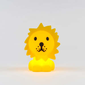 Bedroom Lighting: Lion First Light
