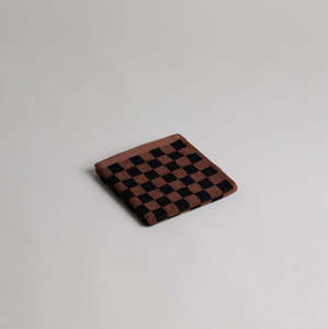 Gifts Under 50: Baina Quill Organic Cotton Face Cloth Tabac/Noir