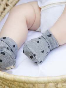 Newborn: merino booties