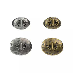 IVAN Hammered Turn Lock Clasp