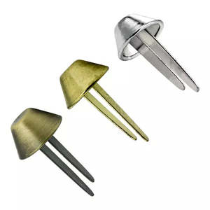 IVAN Bag Feet Cone Prong Back