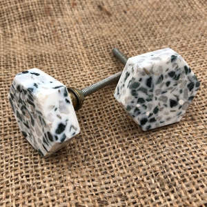 STONE KNOB Miccah Hexagon