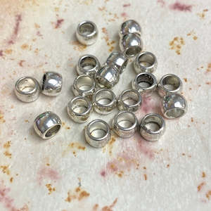 Upcycling Hobbies Jewellery Making: SULLIVANS Spacer Metal Round
