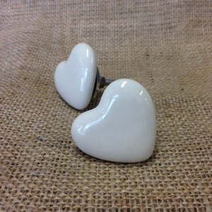 CERAMIC KNOB Heart White
