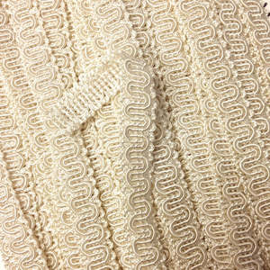 GIMP BRAID Scroll 15mm Off White