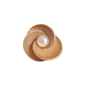 Jewellery: Pearl flower rose gold snap