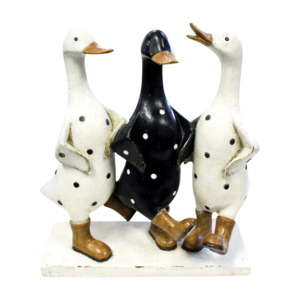 Gifts For Mum: Dancing Ducks Ornament