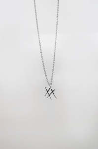 Necklaces: Xx necklace / silver