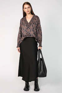 Style Steals: centric top / black paisley