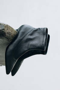 Shoes: knife boot / black