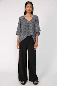 Moochi Chiffon: truss tee / blue|black tile print