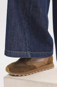 Sneakers: sprint trainer / dark camel brown