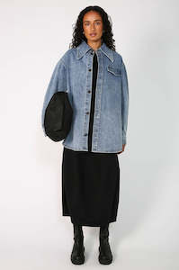 Denim: latched shirt / washed indigo