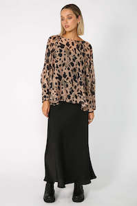 raven top / latte animal camo