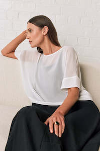 Key Pieces: followed crop / white