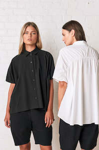 Key Pieces: ahead short / black