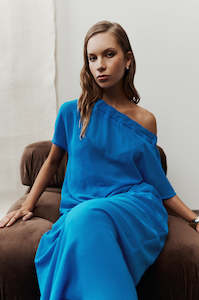 avid tee midi dress / brilliant blue