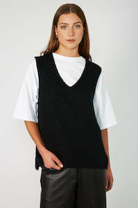 Knitwear: eternity vest / black