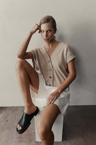 expect button vest / natural marle