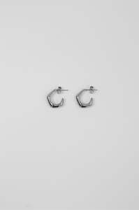 corner earring / silver