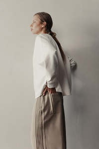 Back In Stock: stand sweat / warm white