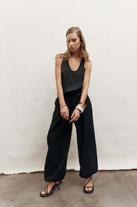 beyond pant / black crinkle