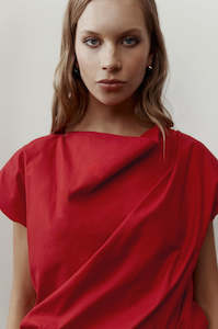 twisted tee / chilli red