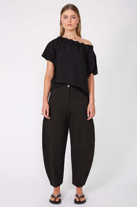 mr barrel pant: encased pant / black