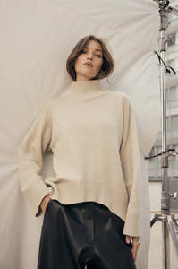 arched polo sweater / sandstone