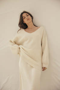 Knitwear: inform v neck sweater / brushed ivory cream