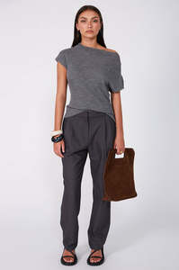 Knitwear: avoid vest sweater / grey marle