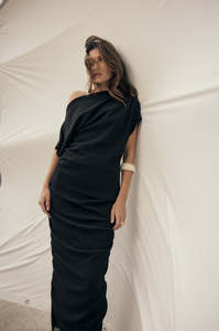 retaliate top / black