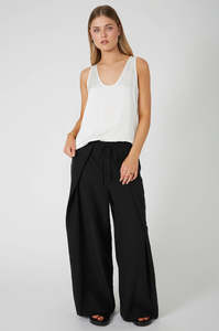 Wardrobe Essentials: interlace pant / black