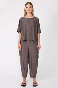 Sets: resume tee / chocolate melange