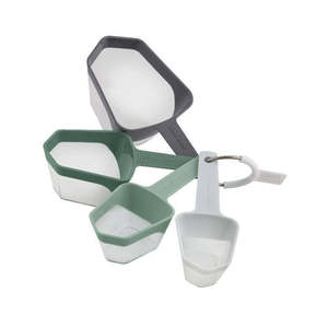 Bakeware Accessories: Measuring Cups Set of 4