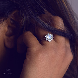 Products: Indira – Flower Moonstone ring 925 sterling silver