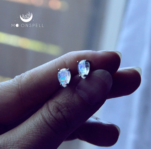 Products: Moon Tears – Moonstone Earrings 925 Sterling Silver