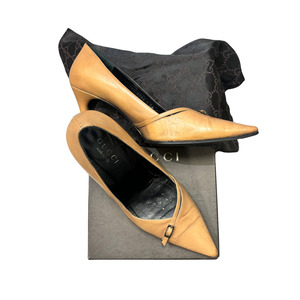 GUCCI vintage Leather kitten heels / box + Dustbag B0625