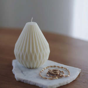 Pear candle - white