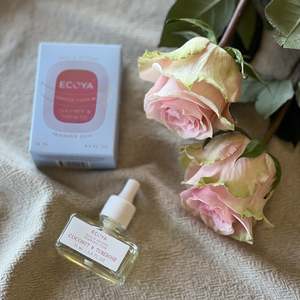 Homeware 1: Ecoya Coconut & Tuberose Plug in Diffuser Fragrance Flask