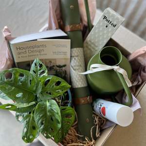 Gift Boxes: Green Gift Box