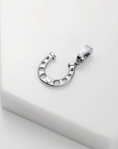 Jewellery/Necklaces: Horseshoe Charm - Silver