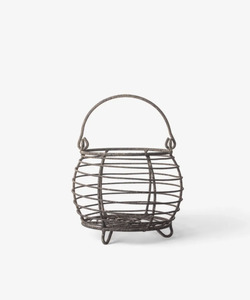 Homeware Ornaments: Wire Round Egg Basket
