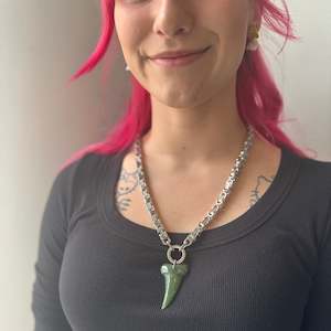 MADÉ Pounamu Greenstone Niho Silver