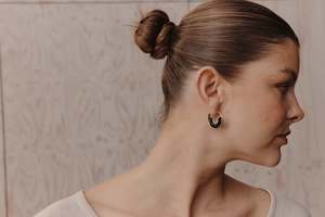 Accessories: Manta Round Earrings - Assorted Colours