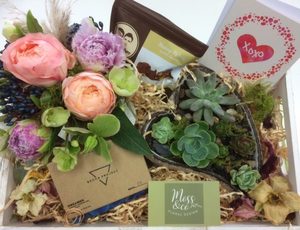 For Her Pamper Collection Moss & Co
