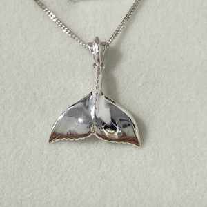 Jewellery: Hawaiian Whale Tail Pendant