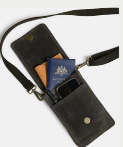 Other Surfing Accessories: Slow Road Phone Satchel | Black